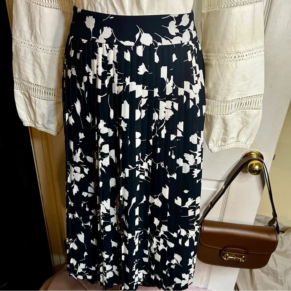 J‎ Crew Factory Women’s Navy Floral Knife Pleated Chiffon Lined Midi Skirt 2